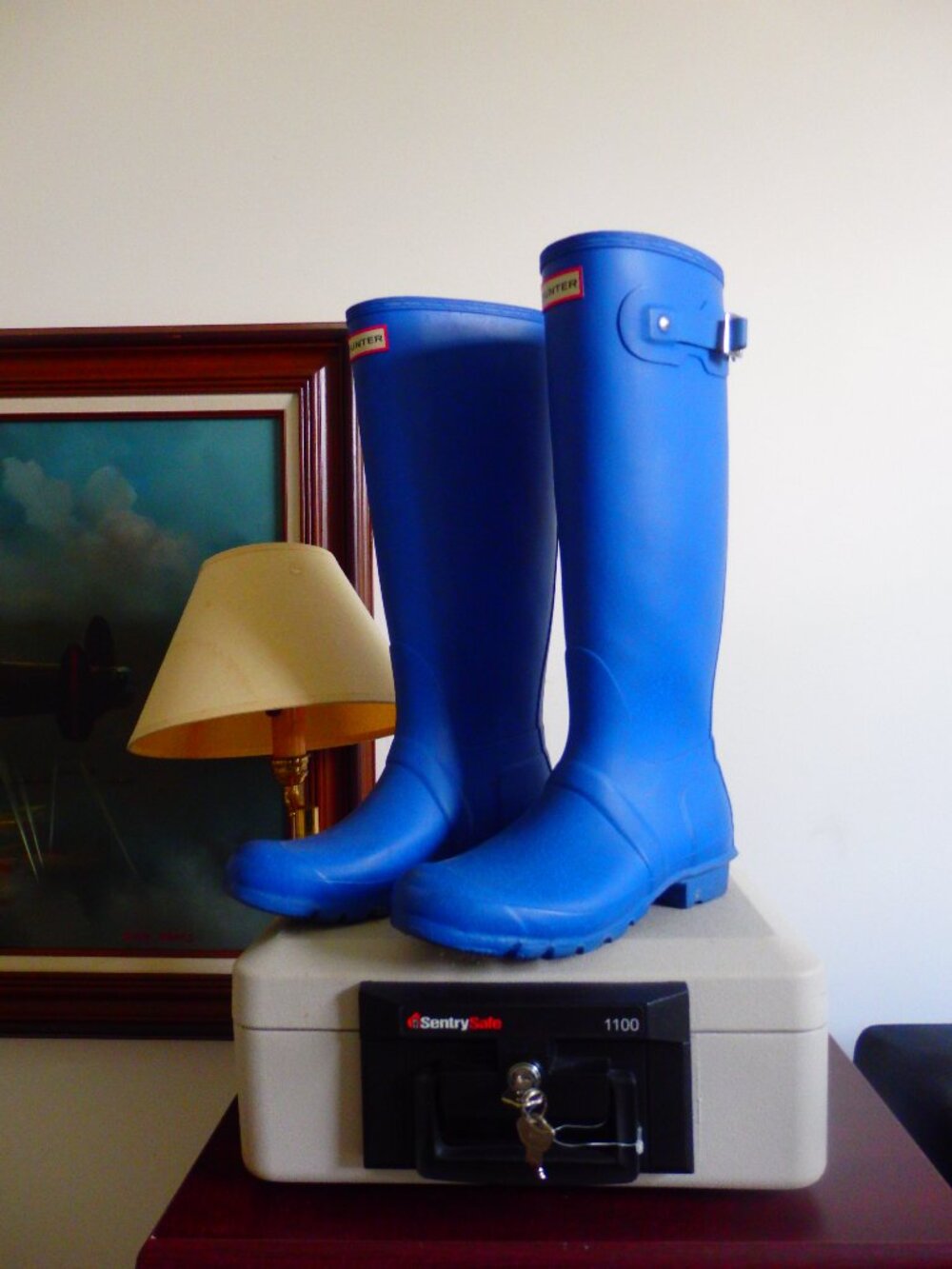 Hunter TALL matte Blue wellies rain boots in great shape size 9
